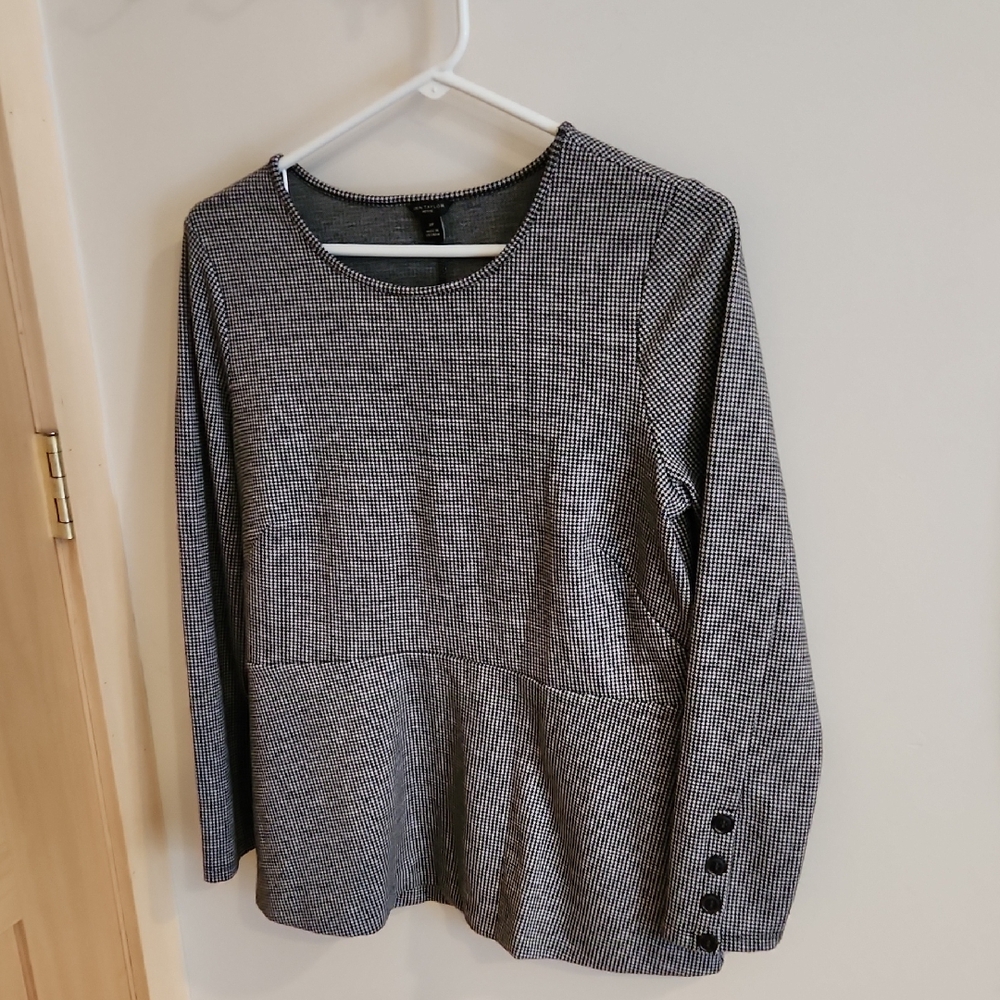 Ann Taylor Black and White Houndsooth Pattern Top